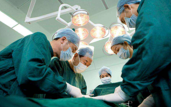 ��Ӳ���������ʹ������󿵸�����λ�������˶���Ӧ��